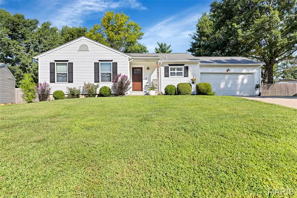 WELCOME HOME — 601 Big Timber Lane, O'Fallon, MO 63368