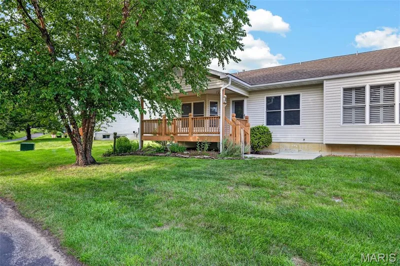 1061 Silo Bend Drive, Wentzville, MO 63385 — listing photo 35 of 44
