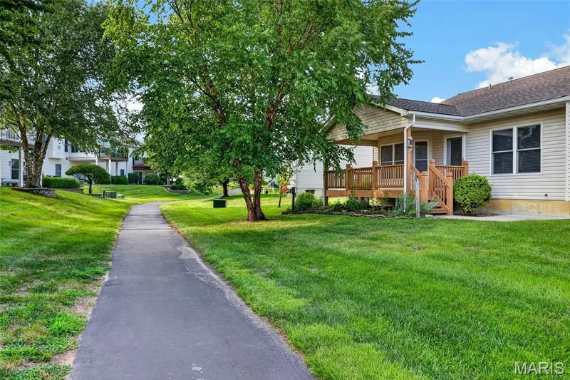 1061 Silo Bend Drive, Wentzville, MO 63385 — listing photo 37 of 44