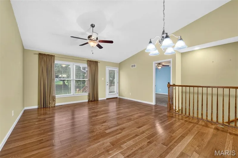 1061 Silo Bend Drive, Wentzville, MO 63385 — listing photo 3 of 44