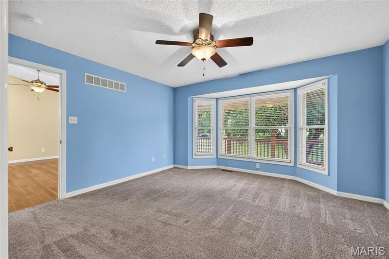 1061 Silo Bend Drive, Wentzville, MO 63385 — listing photo 6 of 44