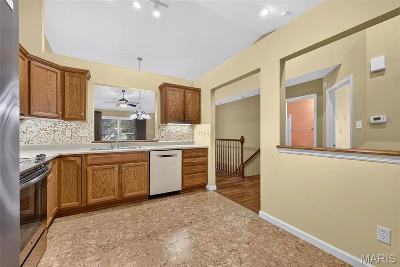 1061 Silo Bend Drive, Wentzville, MO 63385 — listing photo 18 of 44