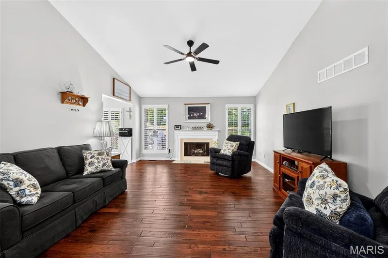 2417 S Lakeridge Court #14, Lake St. Louis, MO 63367 — listing photo 9 of 34