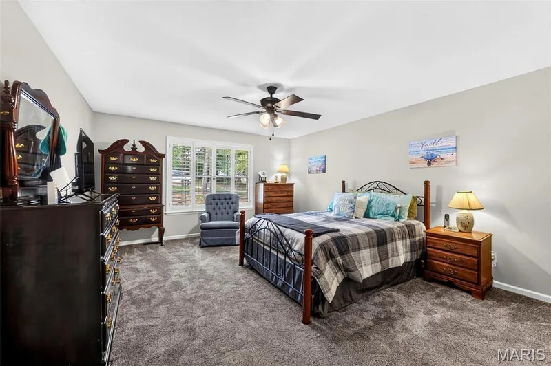Oversized primary bedroom — 2417 S Lakeridge Court #14, Lake St. Louis, MO 63367