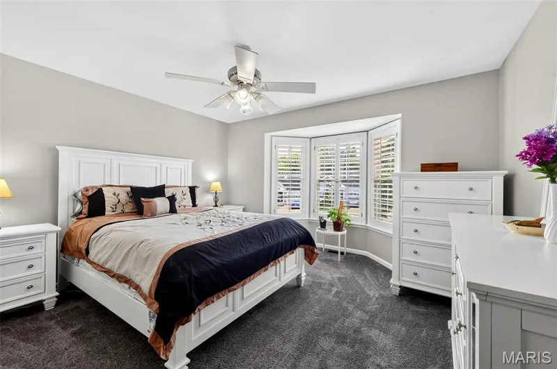 oversized secondary bedroom on main level — 2417 S Lakeridge Court #14, Lake St. Louis, MO 63367
