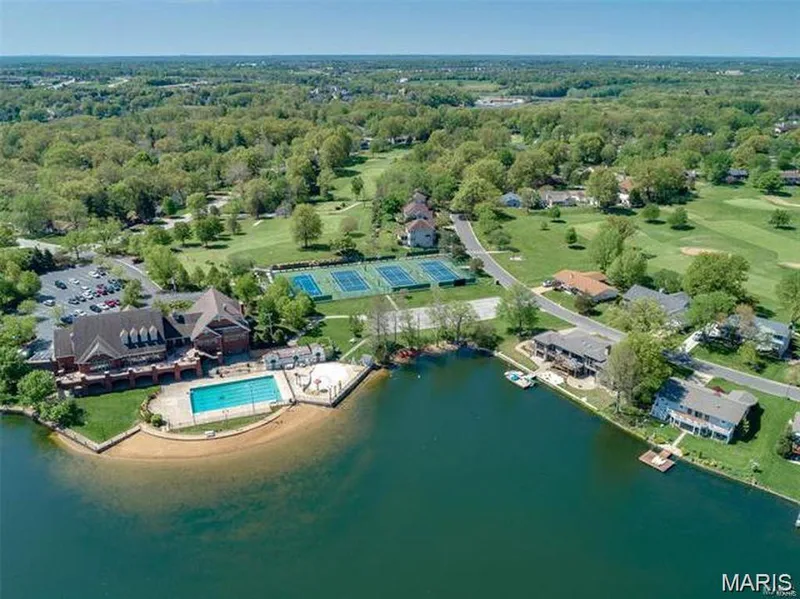 Lake St. Louis Amenities — 2417 S Lakeridge Court #14, Lake St. Louis, MO 63367