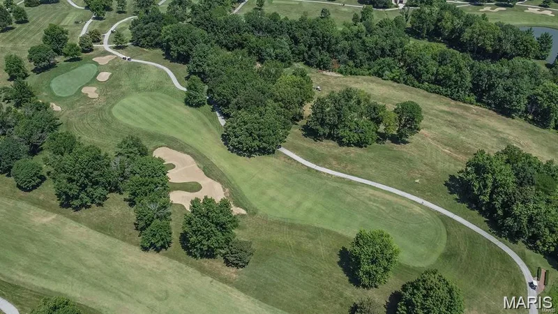 Lake St. Louis Amenities — 2417 S Lakeridge Court #14, Lake St. Louis, MO 63367