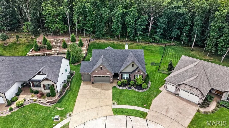 524 Stonewolf Creek Drive, Wentzville, MO 63385 — listing photo 2 of 56