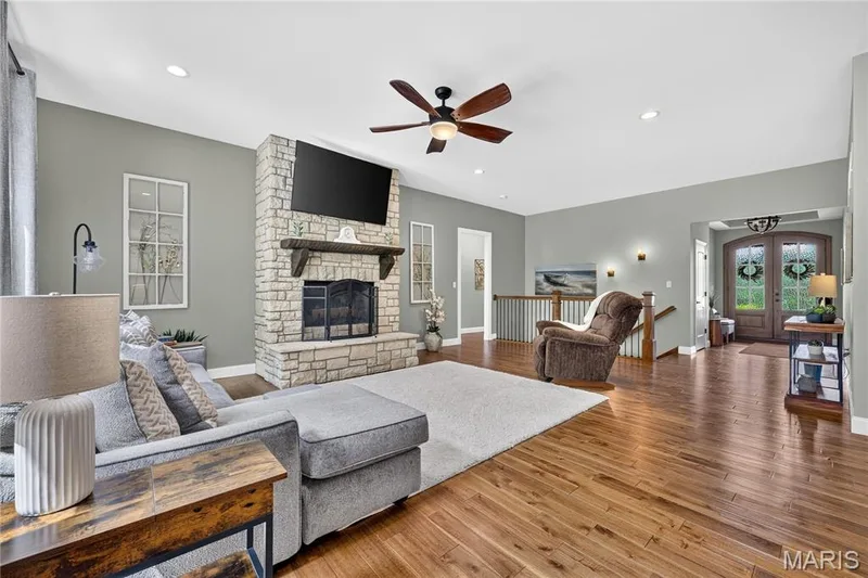 524 Stonewolf Creek Drive, Wentzville, MO 63385 — listing photo 4 of 56