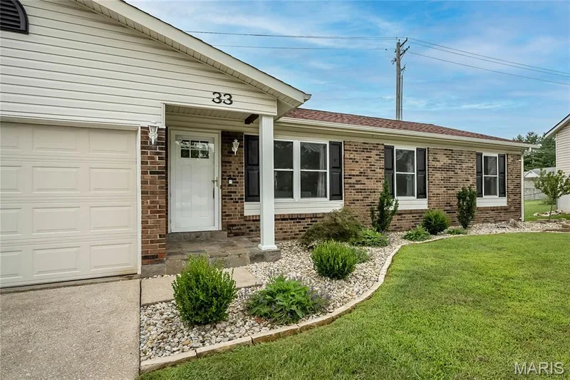 33 W Garden Walk Drive, St Peters, MO 63376 — listing photo 3 of 38