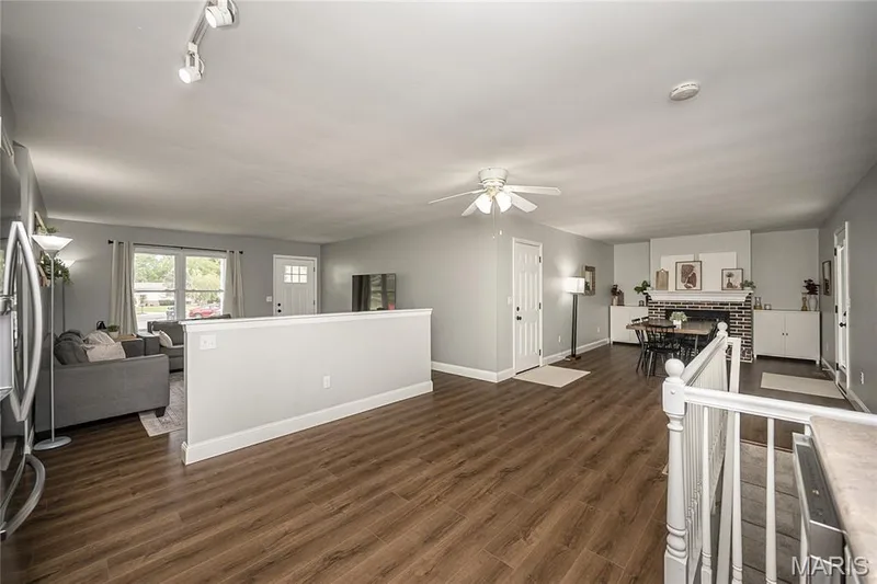 33 W Garden Walk Drive, St Peters, MO 63376 — listing photo 9 of 38