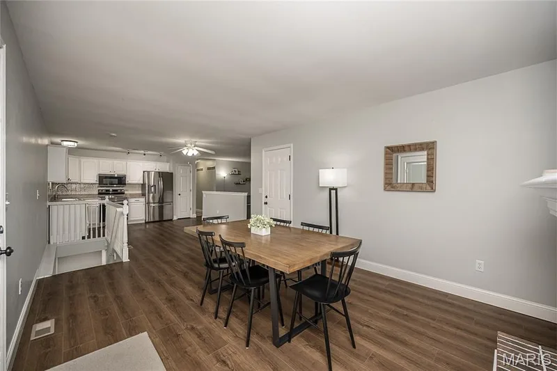 33 W Garden Walk Drive, St Peters, MO 63376 — listing photo 14 of 38
