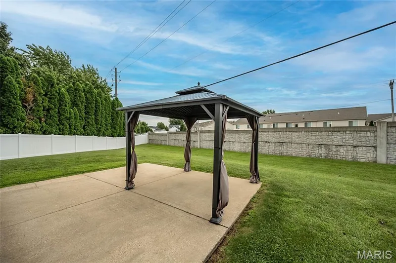 33 W Garden Walk Drive, St Peters, MO 63376 — listing photo 34 of 38