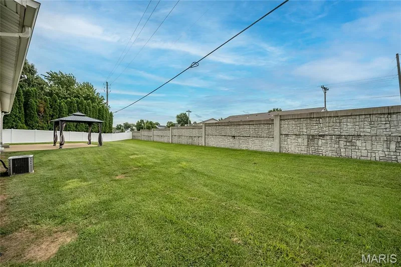 33 W Garden Walk Drive, St Peters, MO 63376 — listing photo 35 of 38