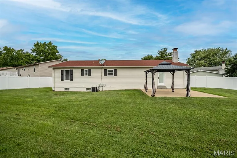33 W Garden Walk Drive, St Peters, MO 63376 — listing photo 37 of 38