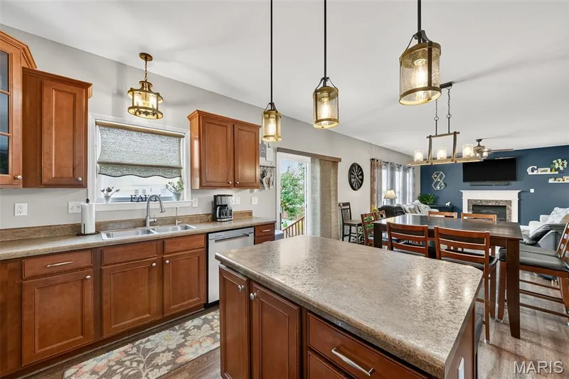 1805 English Oak Drive, Lake St. Louis, MO 63367 — listing photo 12 of 39