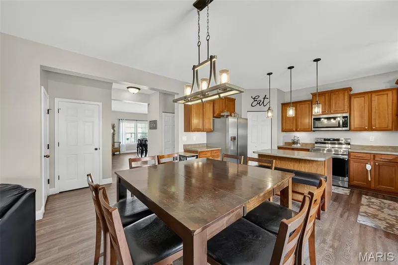 1805 English Oak Drive, Lake St. Louis, MO 63367 — listing photo 14 of 39