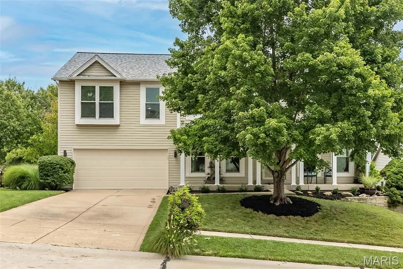 204 Hillsboro Court, O'Fallon, MO — listing photo 1