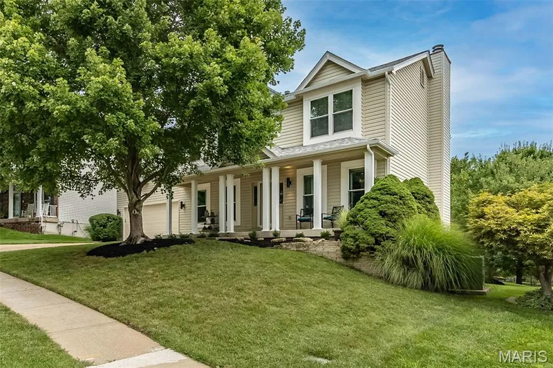 204 Hillsboro Court, O'Fallon, MO 63368 — listing photo 2 of 51