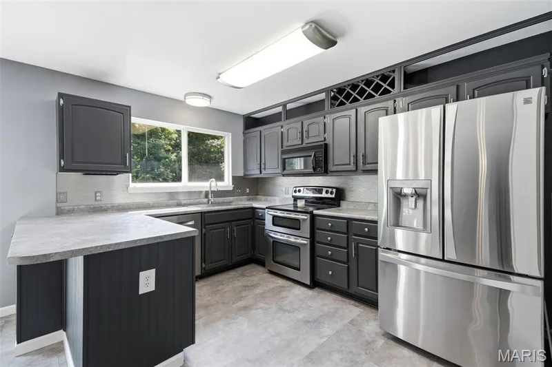 1018 Reddington Timbers Drive, St Charles, MO 63304 — listing photo 10 of 31