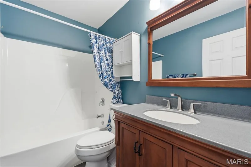 1018 Reddington Timbers Drive, St Charles, MO 63304 — listing photo 18 of 31