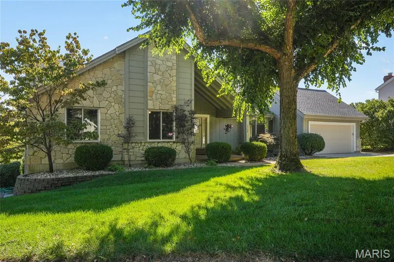 2508 Peppermill Lake Court, Chesterfield, MO β listing photo 1