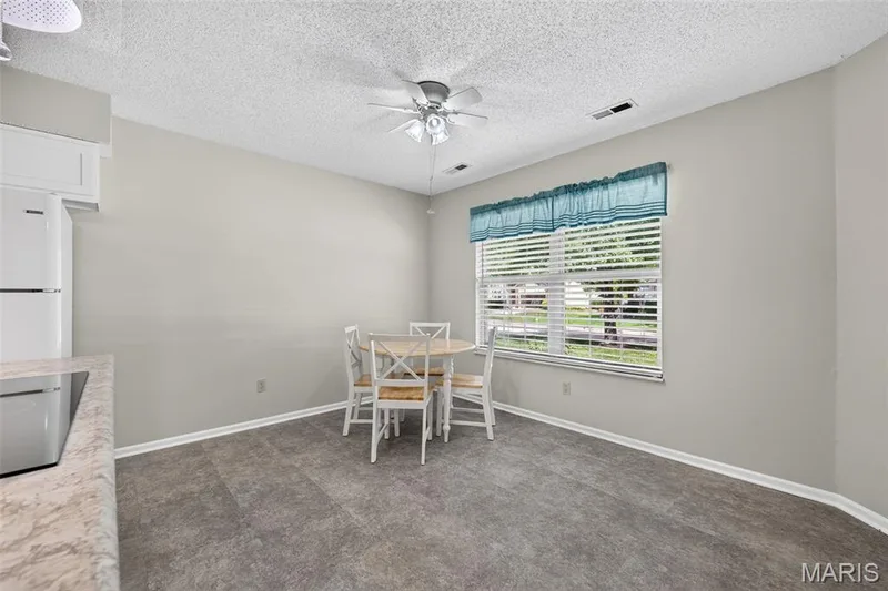 1359 Kyle Drive #14B, St Charles, MO 63304 — listing photo 9 of 38