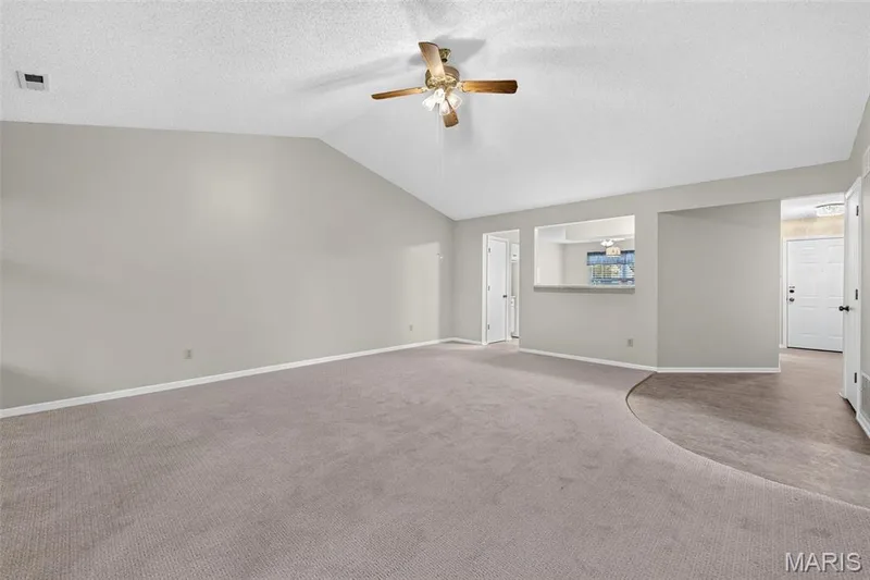 1359 Kyle Drive #14B, St Charles, MO 63304 — listing photo 12 of 38