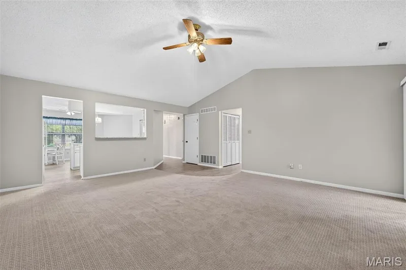 1359 Kyle Drive #14B, St Charles, MO 63304 — listing photo 13 of 38