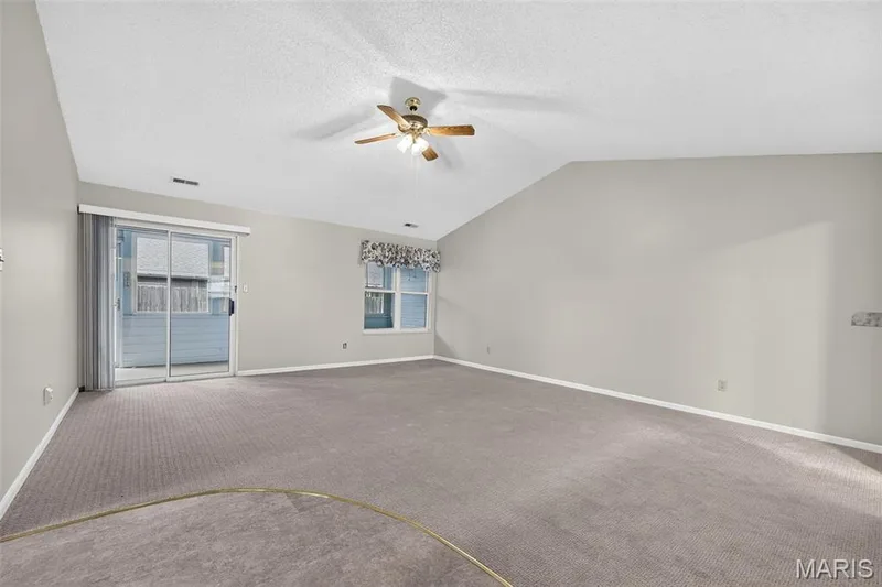 1359 Kyle Drive #14B, St Charles, MO 63304 — listing photo 15 of 38