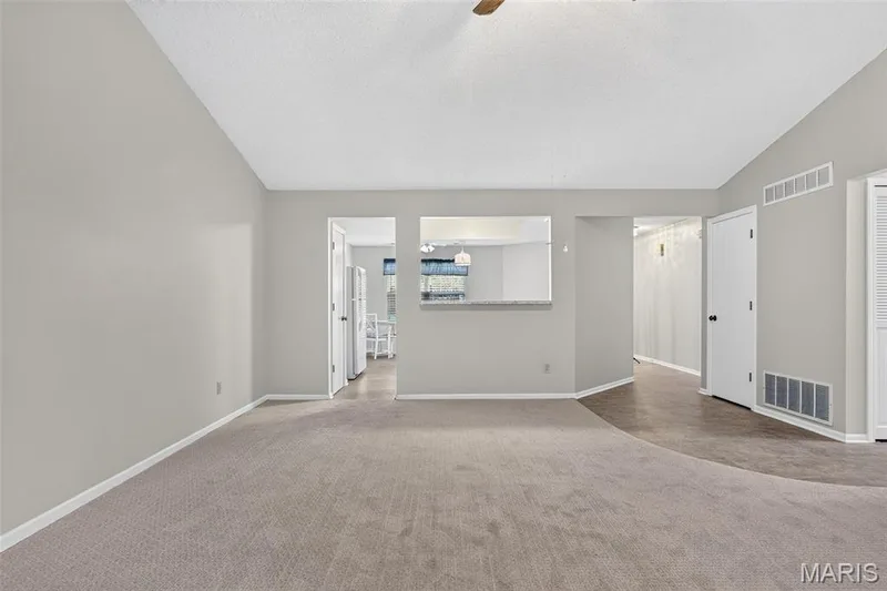1359 Kyle Drive #14B, St Charles, MO 63304 — listing photo 16 of 38