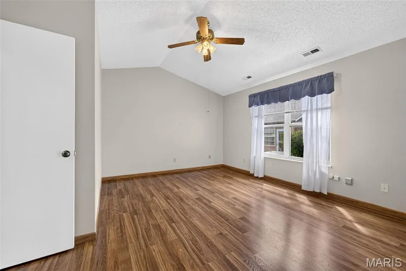 1359 Kyle Drive #14B, St Charles, MO 63304 — listing photo 17 of 38