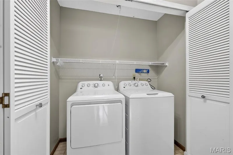 1359 Kyle Drive #14B, St Charles, MO 63304 — listing photo 23 of 38