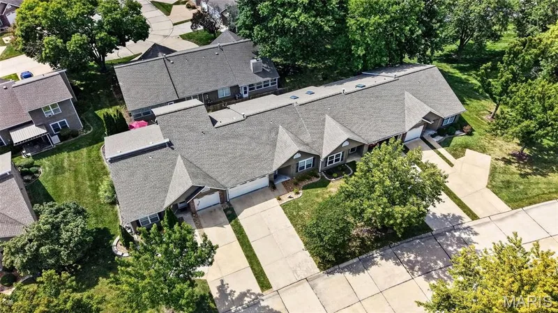 1359 Kyle Drive #14B, St Charles, MO 63304 — listing photo 31 of 38