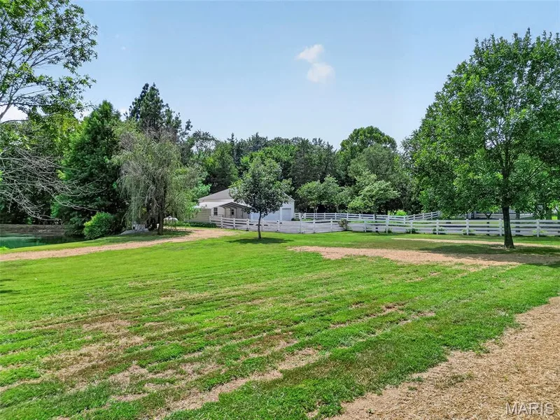 982 Buckner Road, Wentzville, MO 63385 — listing photo 7 of 97