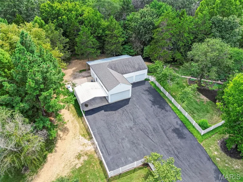 982 Buckner Road, Wentzville, MO 63385 — listing photo 11 of 97