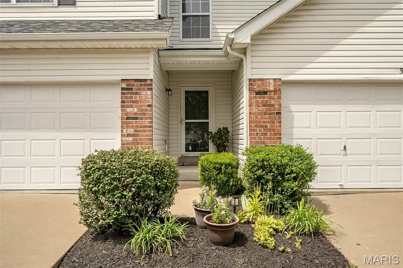 500 Flowering Magnolia Drive, O'Fallon, MO 63366 — listing photo 3 of 28
