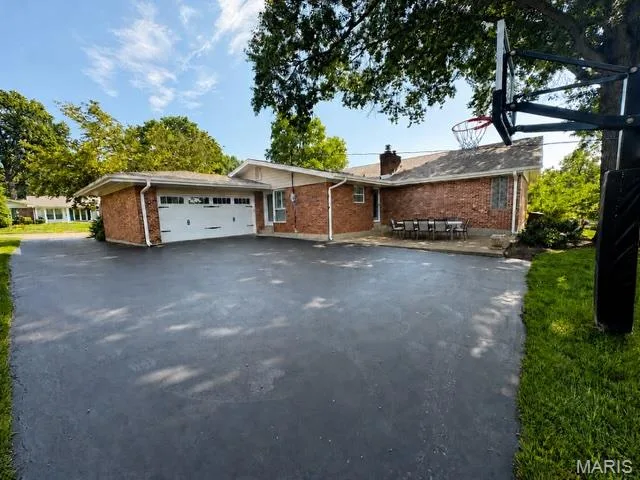 14470 Pembury Drive, Chesterfield, MO 63017 — listing photo 3 of 69