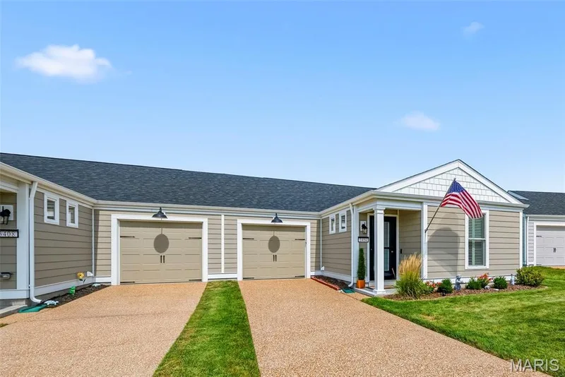 Lots of parking for family & friends! — 3404 Reed Crossing Street, St Charles, MO 63301