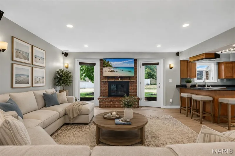 4 W Cheshire Drive, St Charles, MO 63303 — listing photo 7 of 63