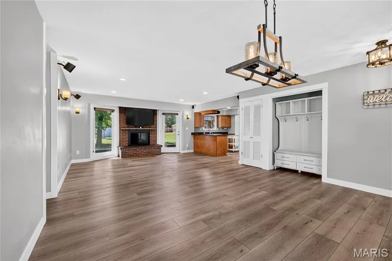 4 W Cheshire Drive, St Charles, MO 63303 — listing photo 10 of 63