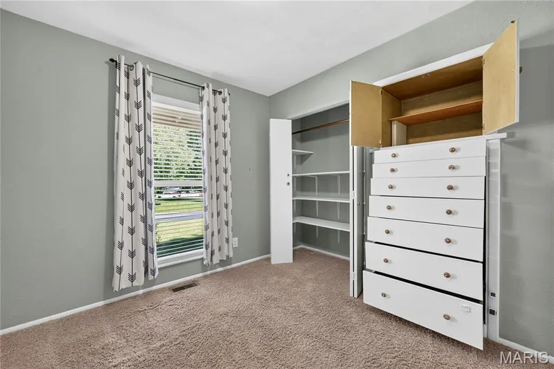 4 W Cheshire Drive, St Charles, MO 63303 — listing photo 14 of 63