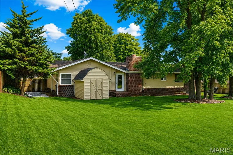 4 W Cheshire Drive, St Charles, MO 63303 — listing photo 5 of 63
