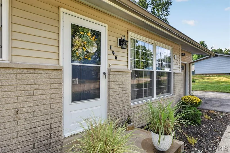 106 Paula Drive, St Charles, MO 63301 — listing photo 6 of 42