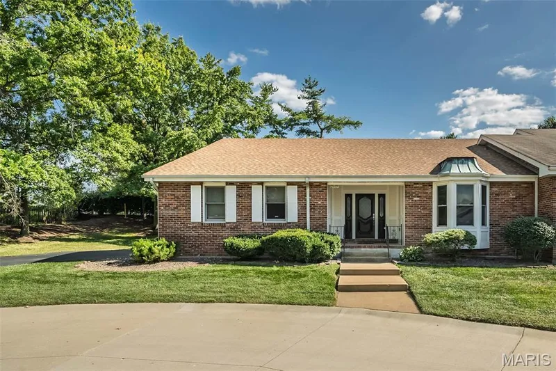 Welcome to 2477 Baxton Way — 2477 Baxton Way, Chesterfield, MO 63017