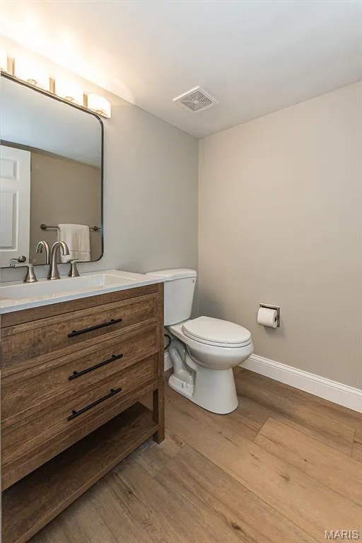 LL Half bath — 2477 Baxton Way, Chesterfield, MO 63017