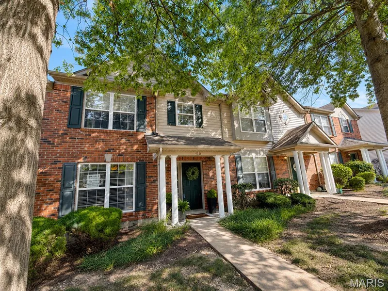 410 Montclair Tower Drive, St Charles, MO 63303 — listing photo 1 of 58