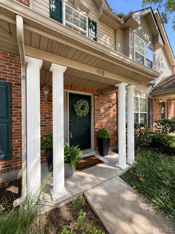 410 Montclair Tower Drive, St Charles, MO 63303 — listing photo 2 of 58