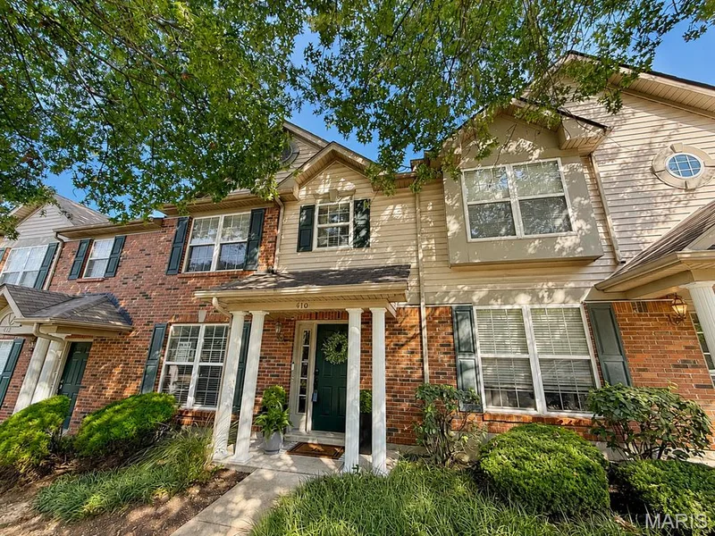 410 Montclair Tower Drive, St Charles, MO 63303 — listing photo 3 of 58