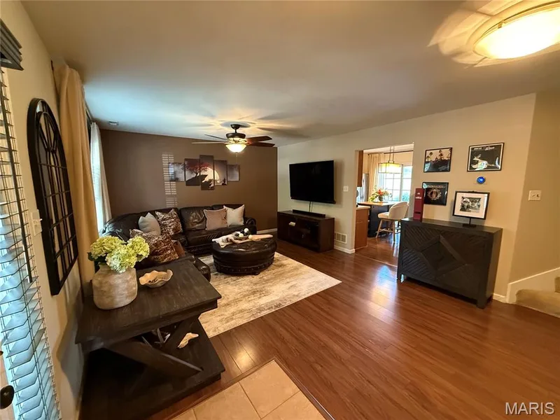 410 Montclair Tower Drive, St Charles, MO 63303 — listing photo 7 of 58